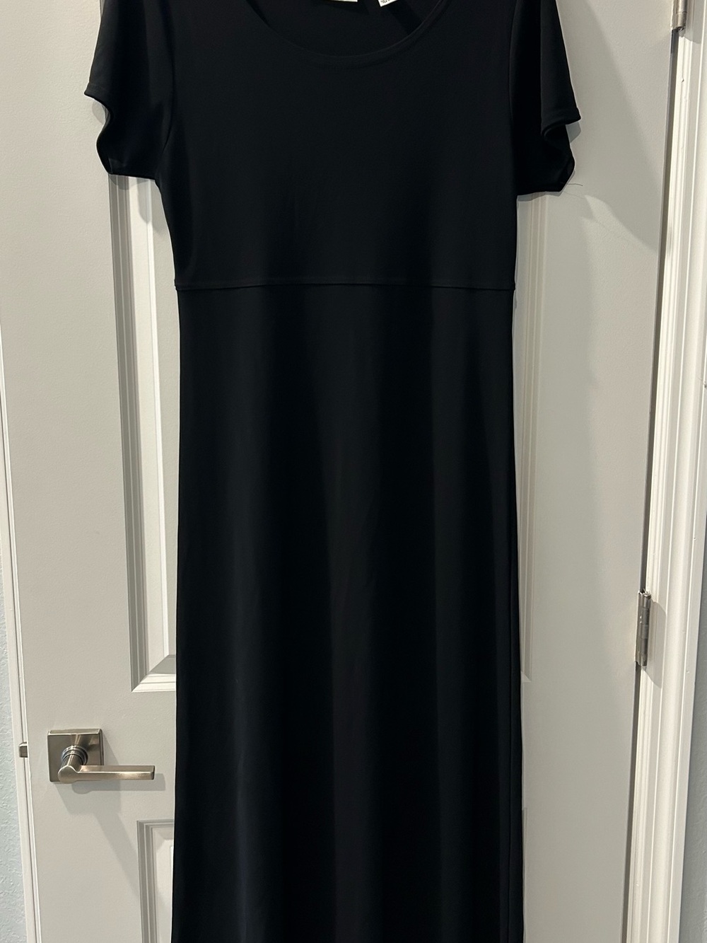 Amanda Smith Black Short-Sleeve Maxi Dress